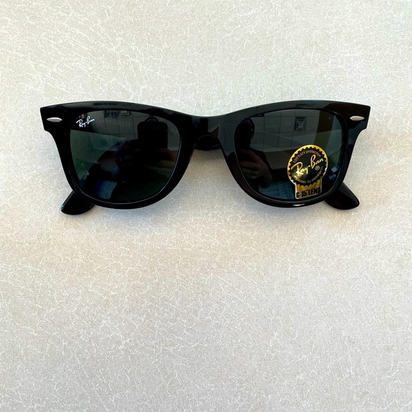 Ray-Ban Wayfarer - Picture 1 of 6